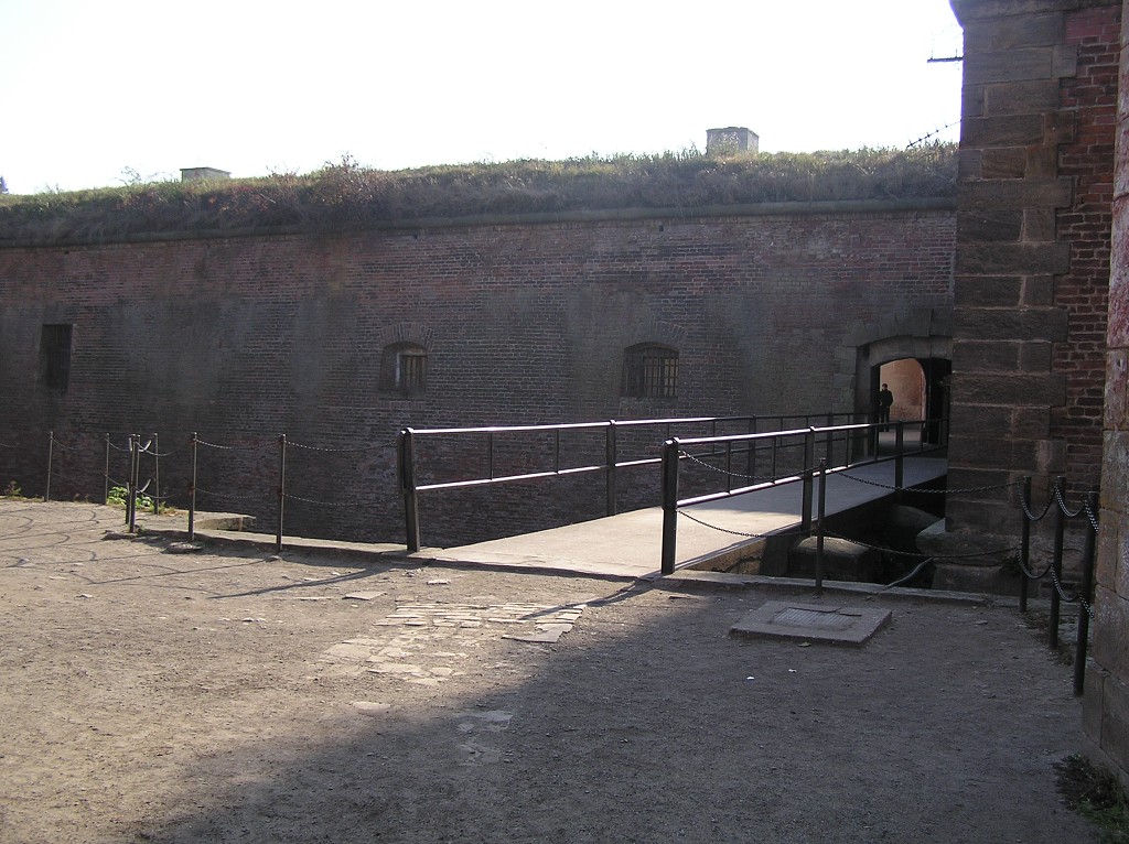 img00016.jpg