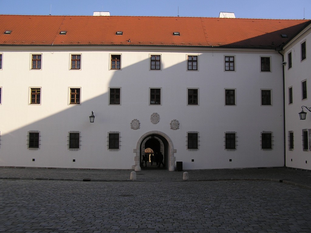 img00015.jpg