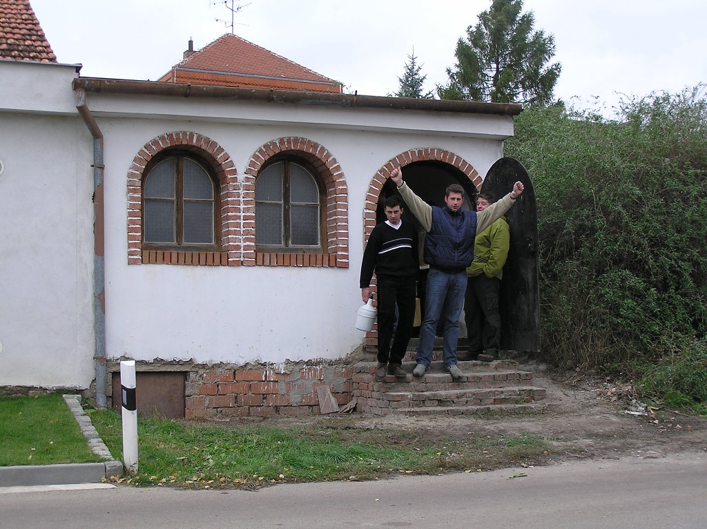 img00030.jpg