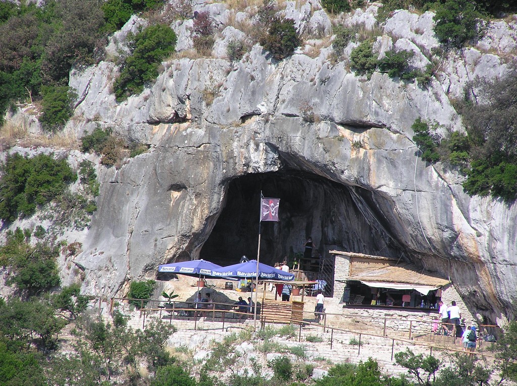 img00006.jpg